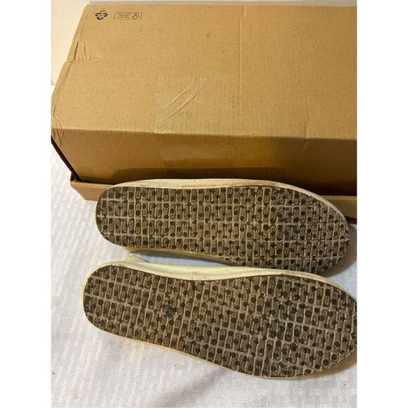 Sanuk women’s 9 loafers sidewalker shoes studs cream color - Picture 3 of 6